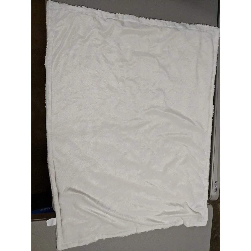 Cream Plush‎ Rosettes Baby Blanket About 30x40 Inch Newborn Photography